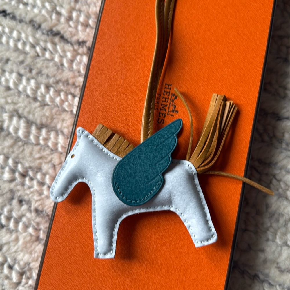 NIB Hermes Milos Lambskin Rodeo Pegasus PM